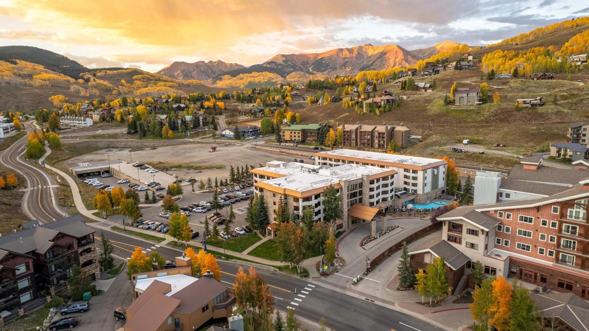 Studio 211 - Perfect Location With Pool And Hot Tub Crested Butte Zewnętrze zdjęcie